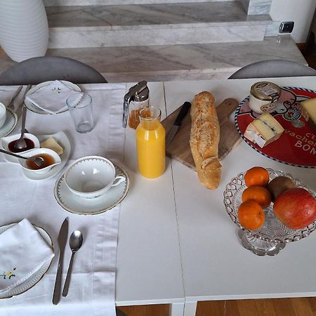 Chambres D'Hotes Le Relais Globe Trotteur Montaigu  Εξωτερικό φωτογραφία