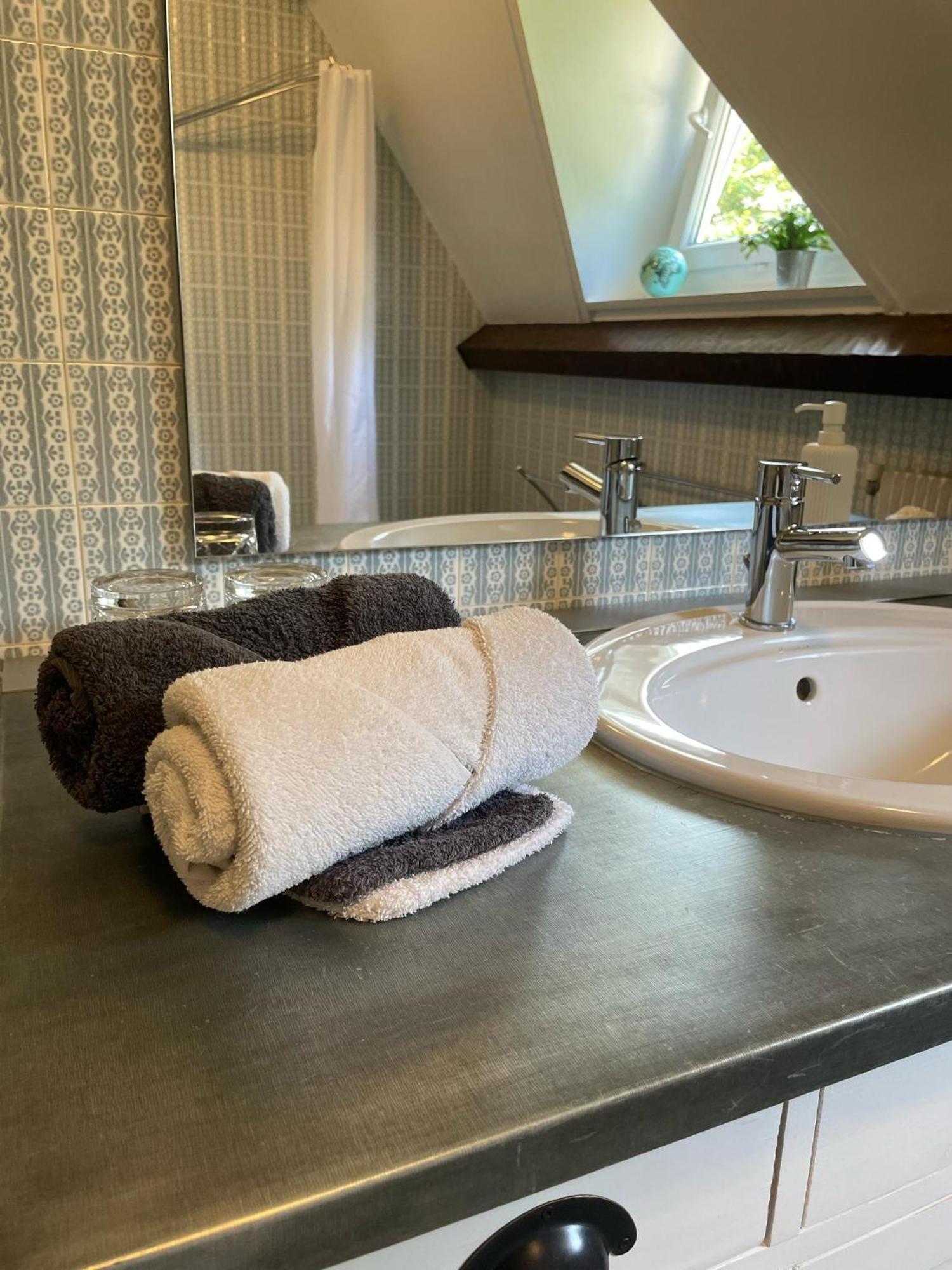 Chambres D'Hotes Le Relais Globe Trotteur Montaigu  Εξωτερικό φωτογραφία